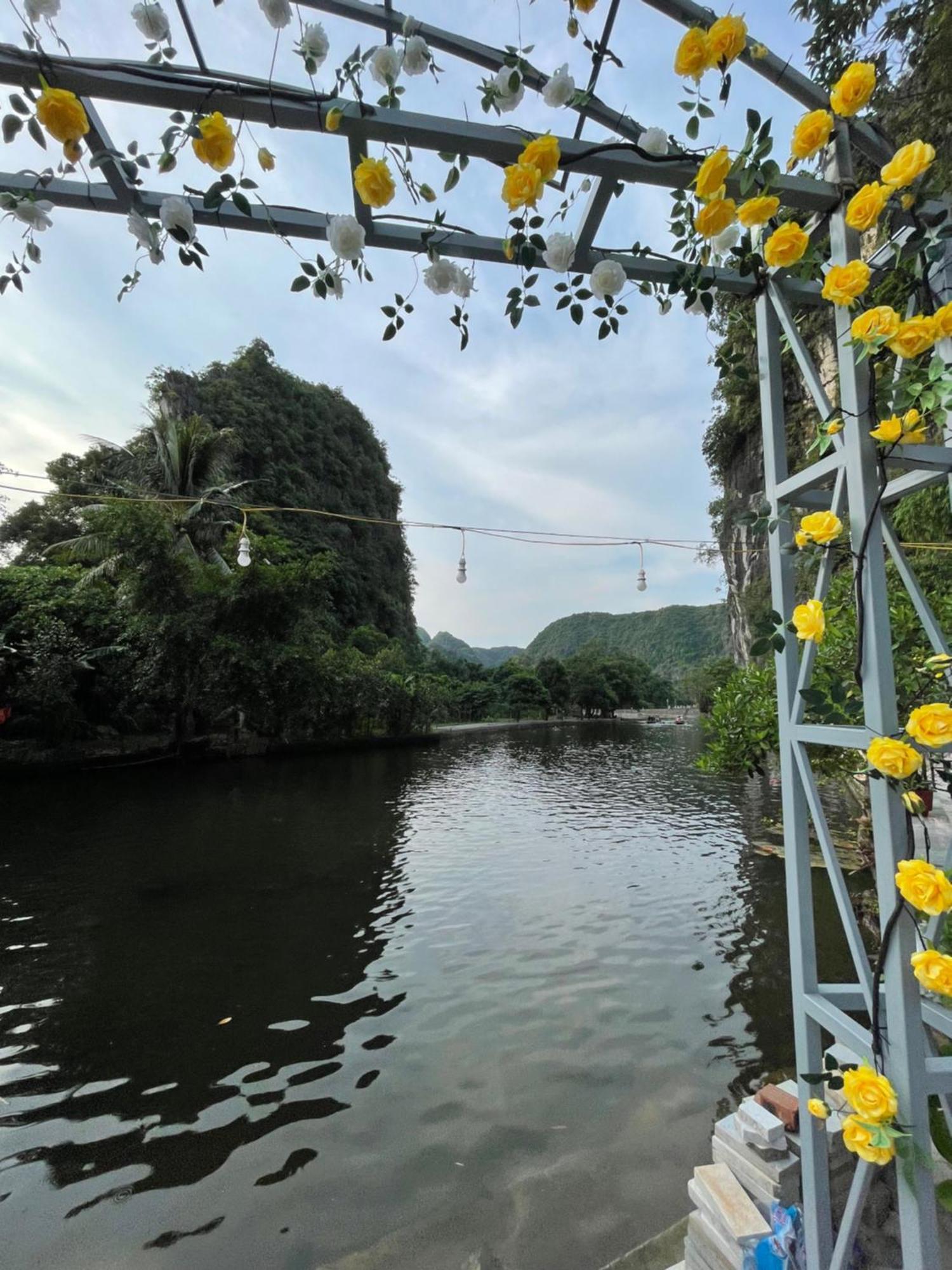 Tam Coc Serene Bungalow นิญบิ่ญ ภายนอก รูปภาพ